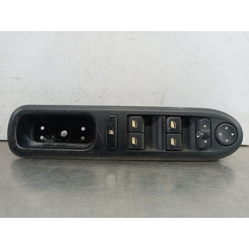 Recambio de mando elevalunas delantero izquierdo para peugeot 407 st sport referencia OEM IAM 96468704XT Recambio de mando elevalunas delantero izquierdo para peugeot 407 st sport referencia OEM IAM 96468704XT