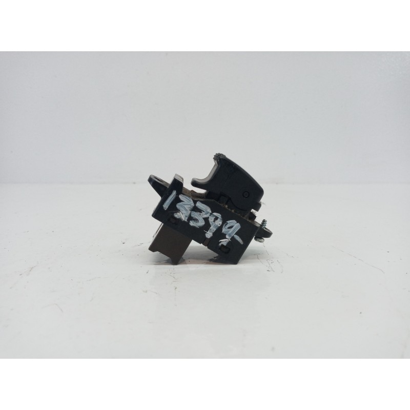 Recambio de mando elevalunas trasero derecho para kia rio 1.5 crdi active referencia OEM IAM Recambio de mando elevalunas trasero derecho para kia rio 1.5 crdi active referencia OEM IAM