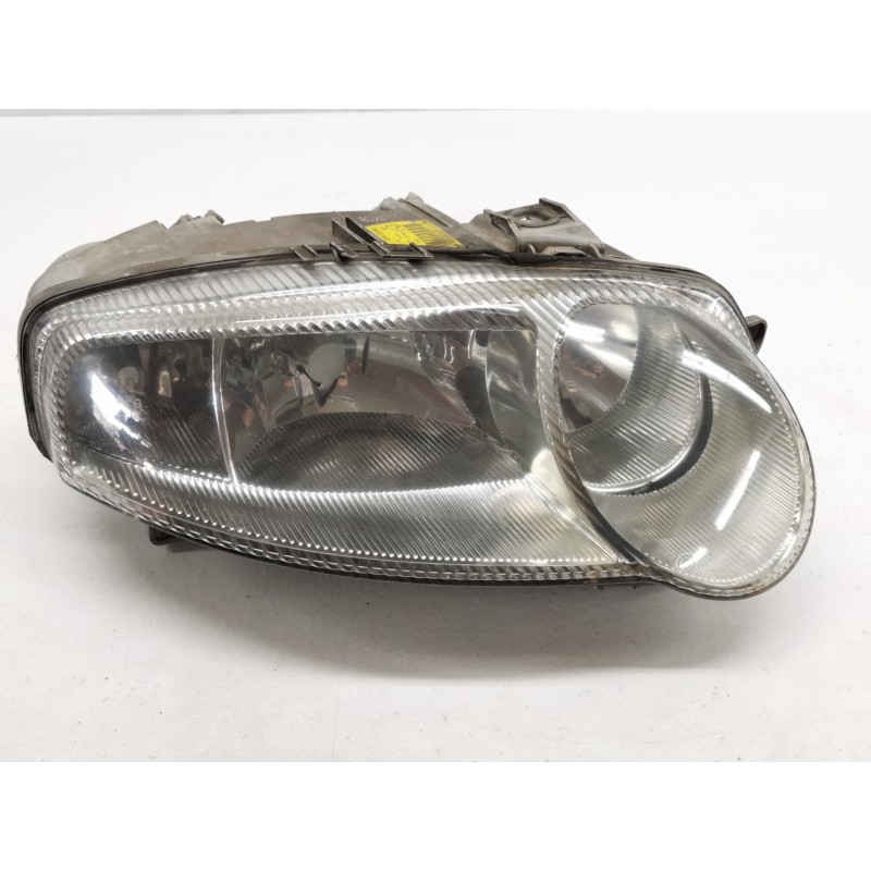 Recambio de faro derecho para alfa romeo 147 (190) 1.9 jtd distinctive referencia OEM IAM 468261940  