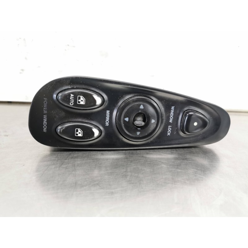 Recambio de mando elevalunas delantero izquierdo para hyundai coupe (j2) 1.6 fx coupe referencia OEM IAM 9357027000A  