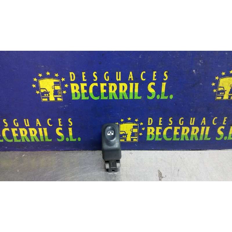 Recambio de mando elevalunas delantero izquierdo para renault clio ii fase i (b/cbo) 1.9 d alize referencia OEM IAM Recambio de mando elevalunas delantero izquierdo para renault clio ii fase i (b/cbo) 1.9 d alize referencia OEM IAM