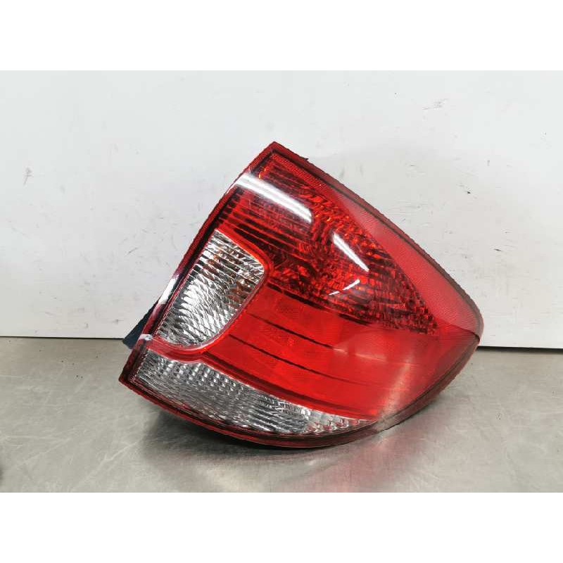 Recambio de piloto trasero derecho para kia rio ls berlina (5-ptas.) referencia OEM IAM Recambio de piloto trasero derecho para kia rio ls berlina (5-ptas.) referencia OEM IAM