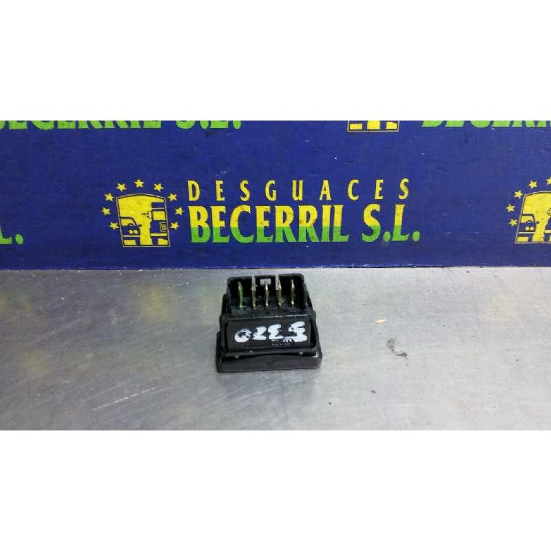 Recambio de mando elevalunas delantero derecho para citroen saxo 1.5 d image referencia OEM IAM Recambio de mando elevalunas delantero derecho para citroen saxo 1.5 d image referencia OEM IAM