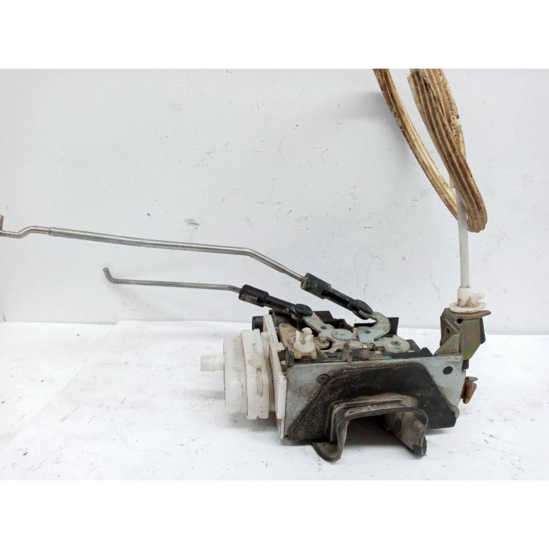 Recambio de cerradura puerta delantera izquierda para audi a4 berlina (b5) 2.4 referencia OEM IAM Recambio de cerradura puerta delantera izquierda para audi a4 berlina (b5) 2.4 referencia OEM IAM