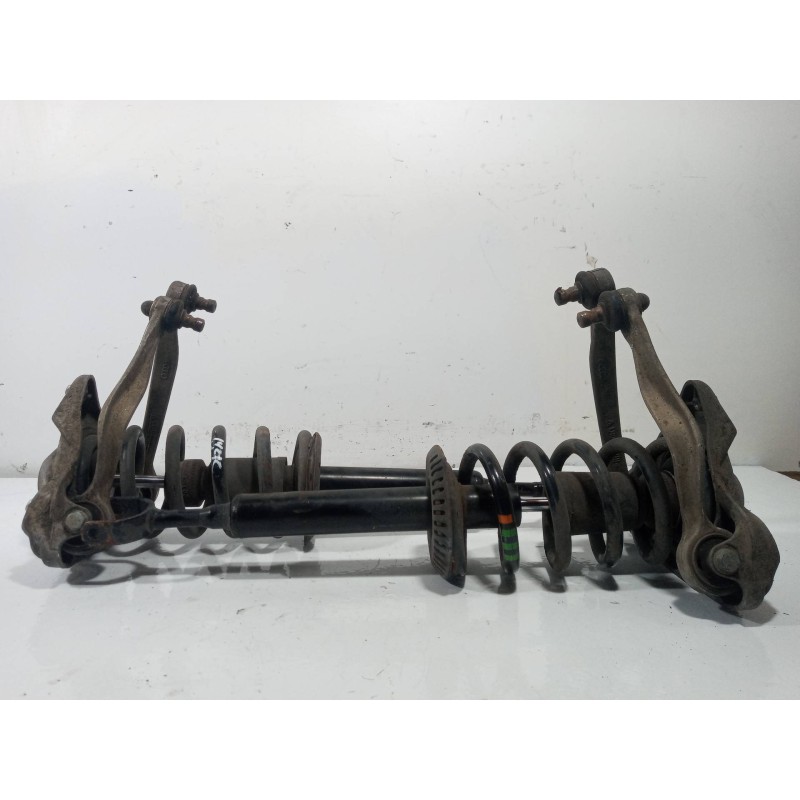 Recambio de juego amortiguadores delantero para volkswagen passat berlina (3b3) v6 tdi executive 4motion referencia OEM IAM 8D04
