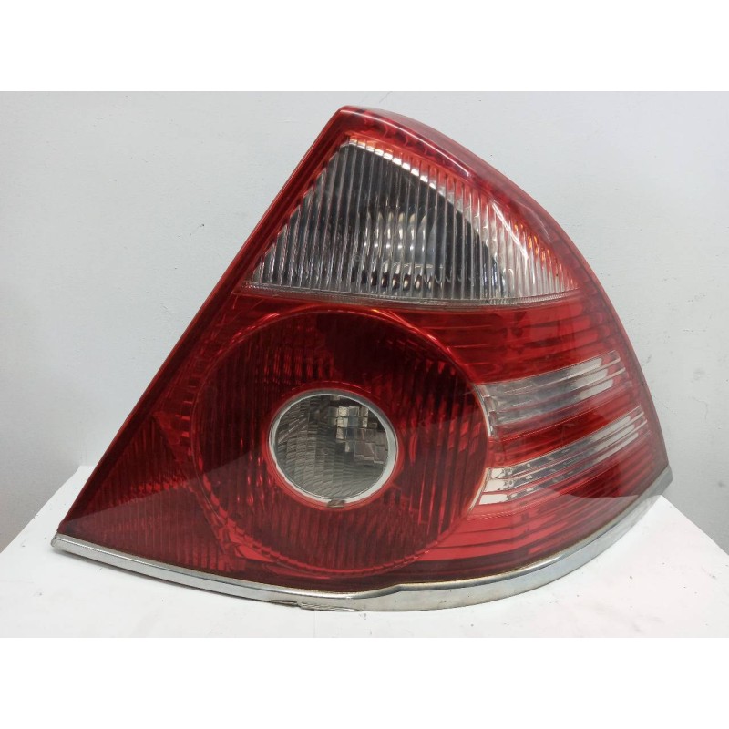 Recambio de piloto trasero derecho para ford mondeo berlina (ge) ambiente referencia OEM IAM Recambio de piloto trasero derecho para ford mondeo berlina (ge) ambiente referencia OEM IAM