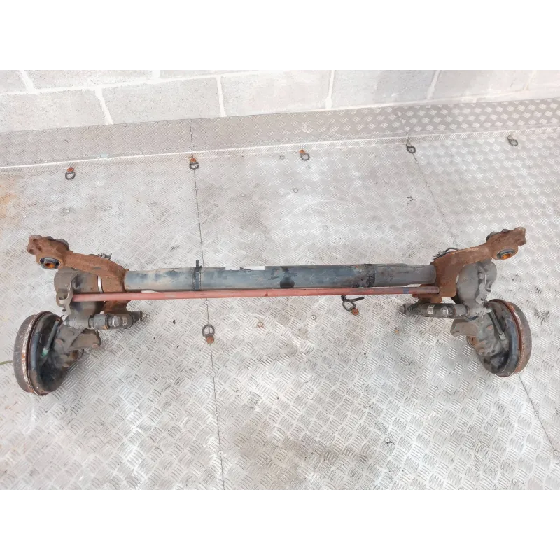Recambio de puente trasero para peugeot 206 berlina x-line referencia OEM IAM Recambio de puente trasero para peugeot 206 berlina x-line referencia OEM IAM