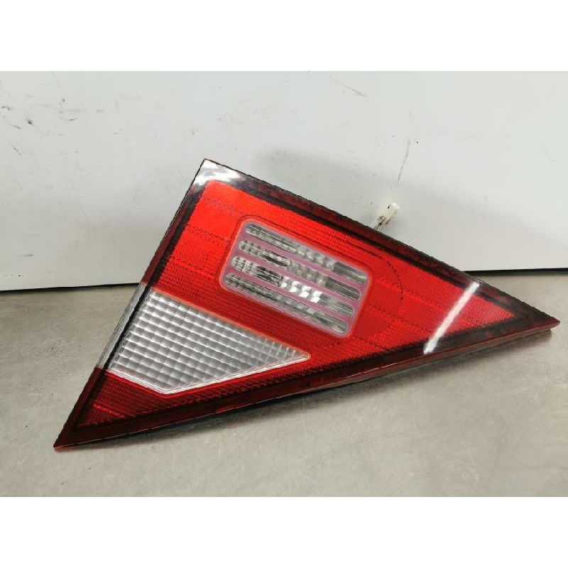 Recambio de piloto trasero central derecho para ssangyong rodius xdi trend referencia OEM IAM Recambio de piloto trasero central derecho para ssangyong rodius xdi trend referencia OEM IAM
