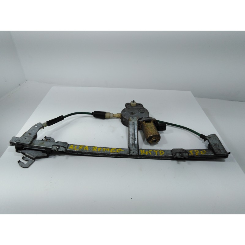 Recambio de elevalunas delantero izquierdo para alfa romeo 146 1.7 16v elegant referencia OEM IAM Recambio de elevalunas delantero izquierdo para alfa romeo 146 1.7 16v elegant referencia OEM IAM