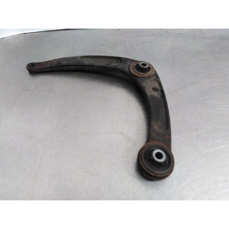 Recambio de brazo suspension inferior delantero izquierdo para citroen c4 berlina vtr plus referencia OEM IAM Recambio de brazo suspension inferior delantero izquierdo para citroen c4 berlina vtr plus referencia OEM IAM