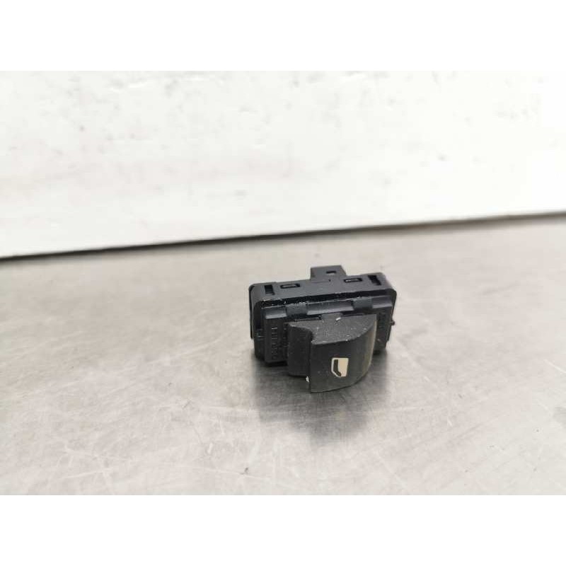 Recambio de mando elevalunas trasero derecho para peugeot 308 sw sport referencia OEM IAM Recambio de mando elevalunas trasero derecho para peugeot 308 sw sport referencia OEM IAM