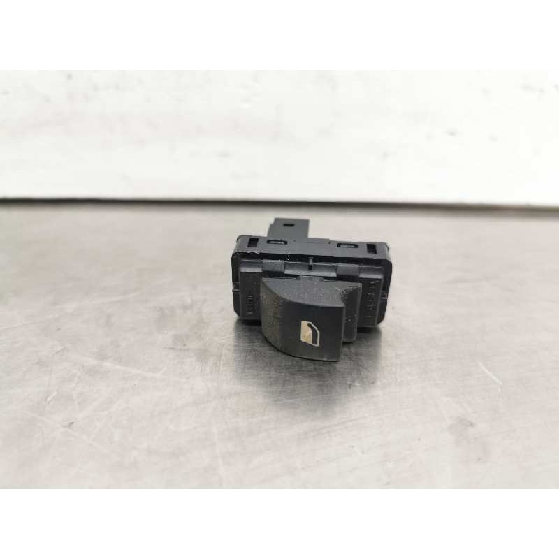 Recambio de mando elevalunas trasero izquierdo para peugeot 308 sw sport referencia OEM IAM Recambio de mando elevalunas trasero izquierdo para peugeot 308 sw sport referencia OEM IAM