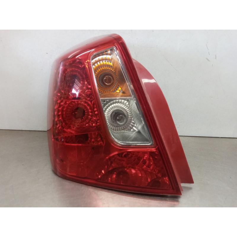 Recambio de piloto trasero izquierdo para chevrolet nubira berlina 2.0 tcdi referencia OEM IAM Recambio de piloto trasero izquierdo para chevrolet nubira berlina 2.0 tcdi referencia OEM IAM