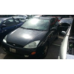 ford focus berlina (cak) del año 2000