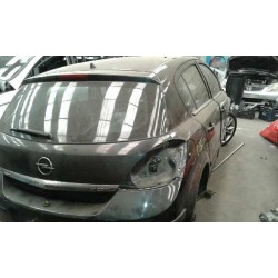 opel astra h berlina del año 2004