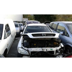 opel astra g berlina del año 2000