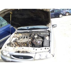 ford fiesta berlina del año 1998