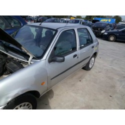 ford fiesta berlina del año 1998