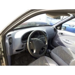 ford fiesta berlina del año 1998