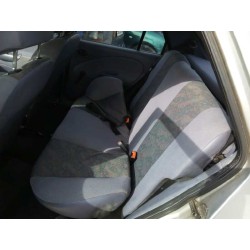 ford fiesta berlina del año 1998