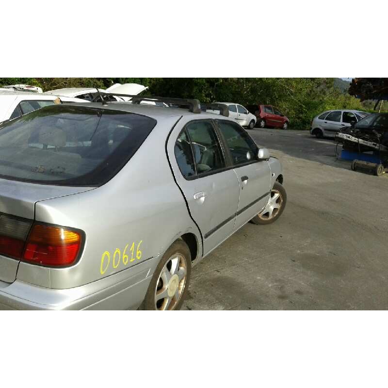 nissan primera berlina (p11) del año 1999