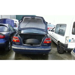 volvo s40 berlina del año 1998