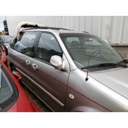 kia carnival ii del año 2001