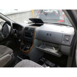 kia carnival ii del año 2001