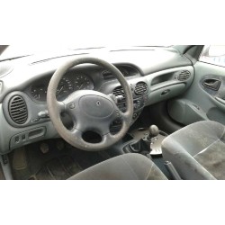 renault megane i berlina hatchback (ba0) del año 1996