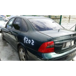 opel vectra b berlina del año 2000