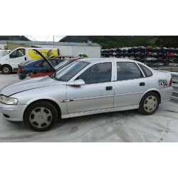 opel vectra b berlina del año 2001
