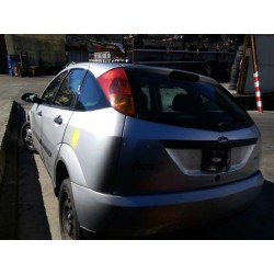ford focus berlina (cak) del año 2001