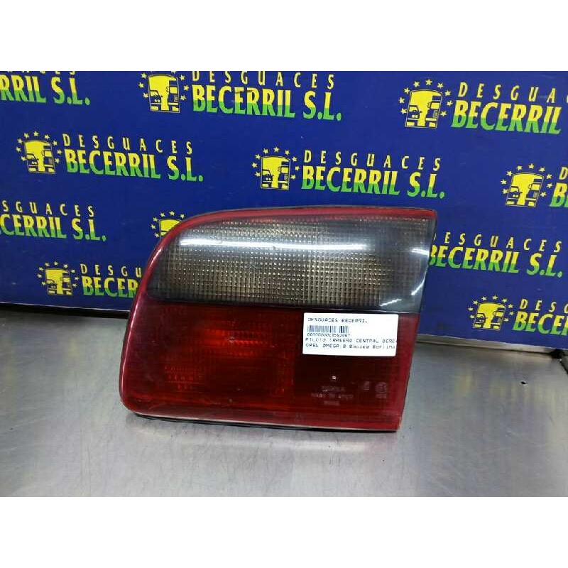 Recambio de piloto trasero central derecho para opel omega b básico berlina referencia OEM IAM 45300 Recambio de piloto trasero central derecho para opel omega b básico berlina referencia OEM IAM 45300