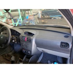 opel corsa c del año 2001