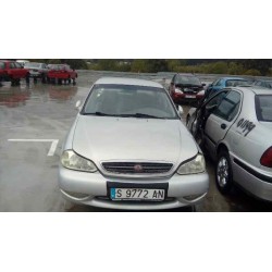kia clarus del año 2000