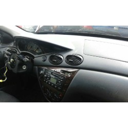 ford focus berlina (cak) del año 1998