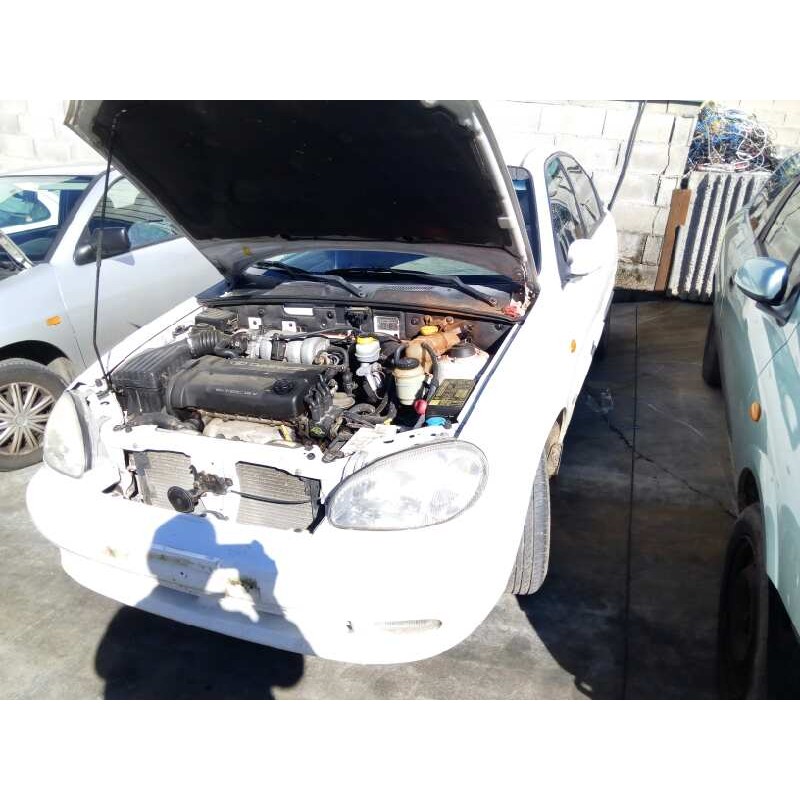 daewoo lanos del año 2001