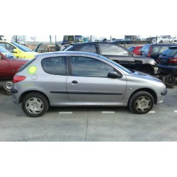 peugeot 206 berlina del año 2001