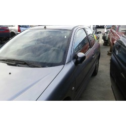 peugeot 206 berlina del año 2001