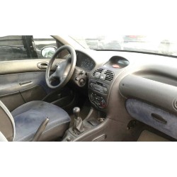 peugeot 206 berlina del año 2001