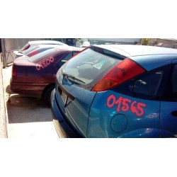 ford focus berlina (cak) del año 2000