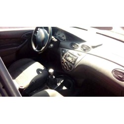 ford focus berlina (cak) del año 2000