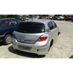 opel astra h berlina del año 2004