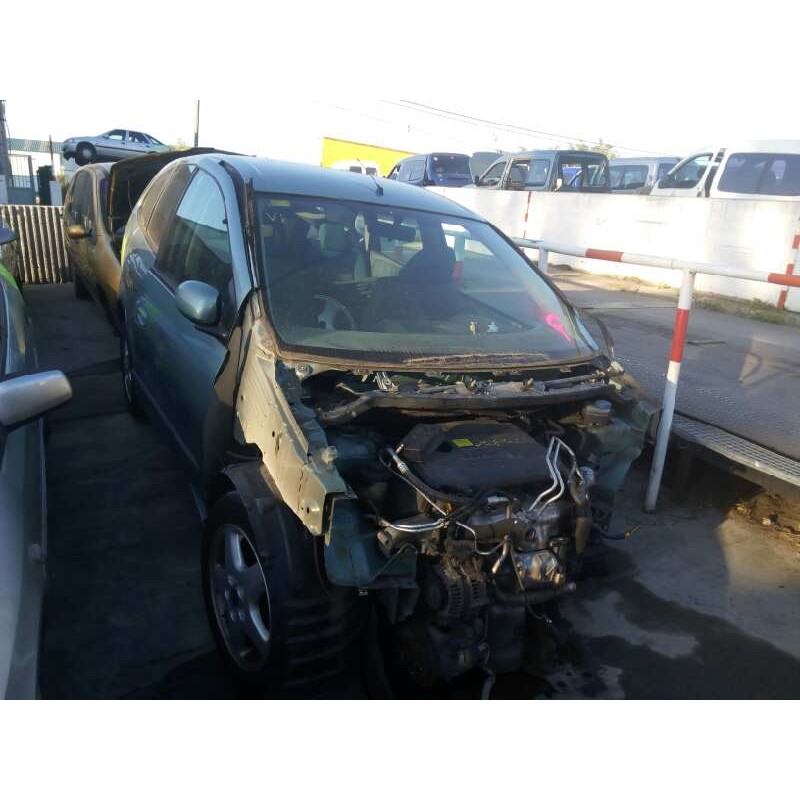 nissan almera tino (v10m) del año 2002