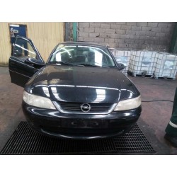 opel vectra b berlina del año 2000