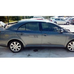 toyota avensis berlina (t25) del año 2007