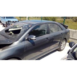 toyota avensis berlina (t25) del año 2007