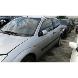 ford focus berlina (cak) del año 2001