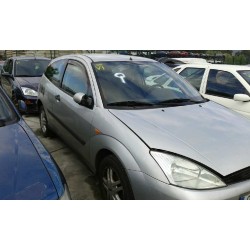 ford focus berlina (cak) del año 2001