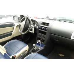opel astra g berlina del año 2002